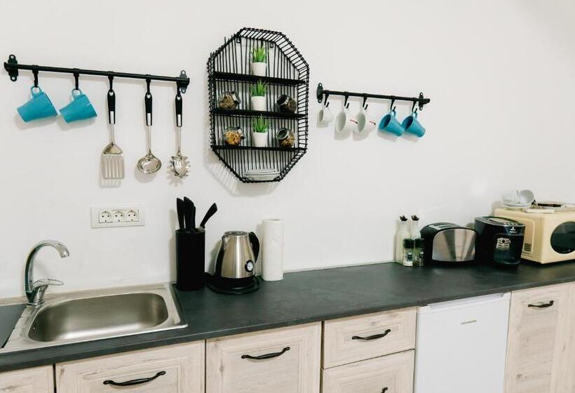 Студия Deluxe, Chic Studio