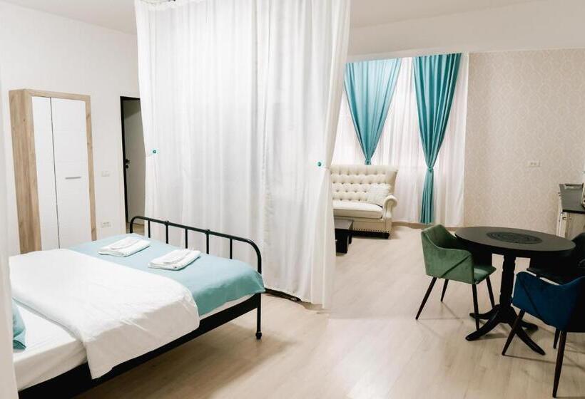 Студия Deluxe, Chic Studio