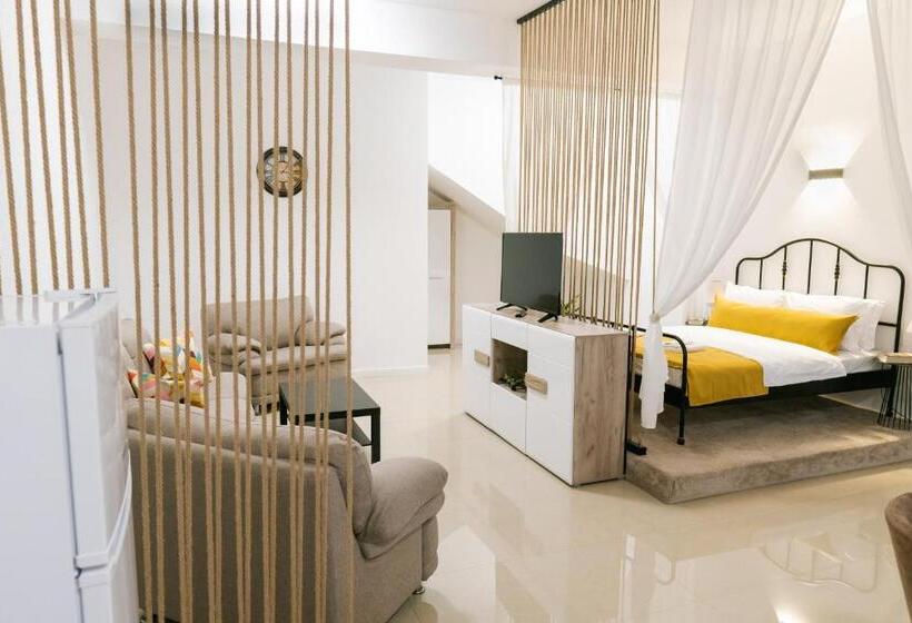 Семейное Студио, Chic Studio