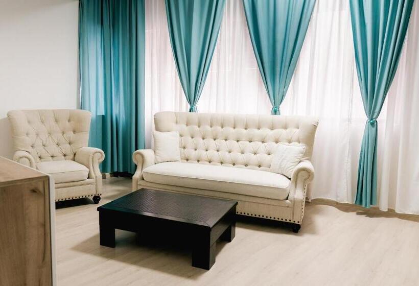 Студия Deluxe, Chic Studio