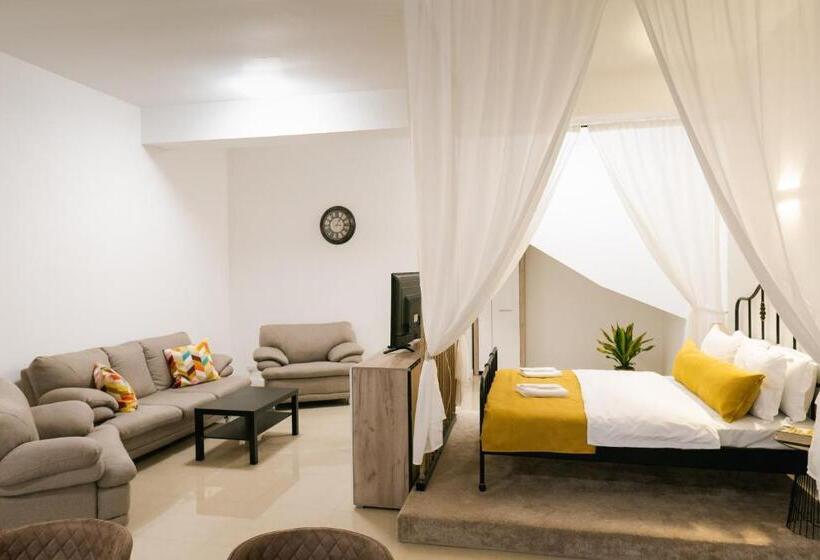 Семейное Студио, Chic Studio