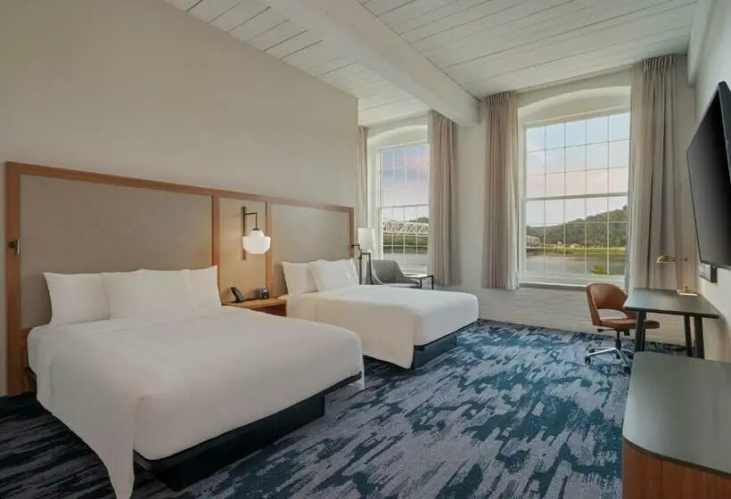 クイーンサイズベッドのスタンダードルーム, Fairfield Inn & Suites Madison Historic Eagle Cotton Mill