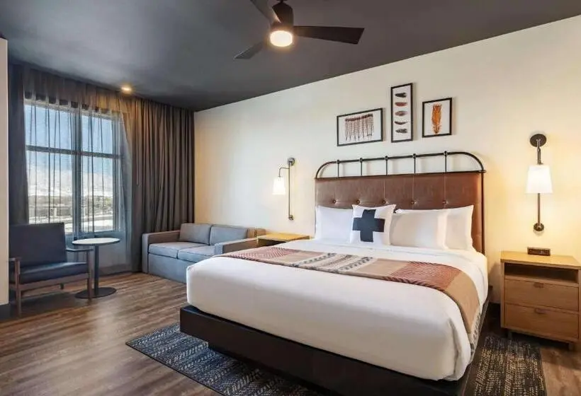 Juniorsviitti, Origin Westminster A Wyndham