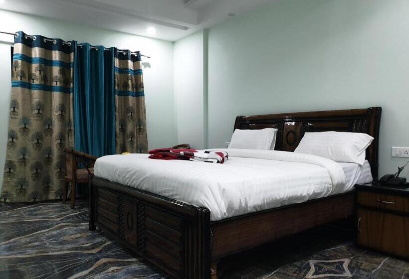 Deluxe Rum, The Ganga Castle