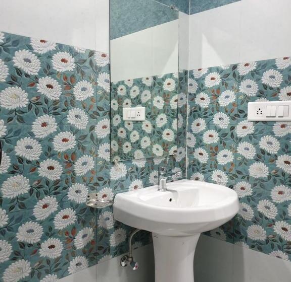 Deluxe Rum, The Ganga Castle