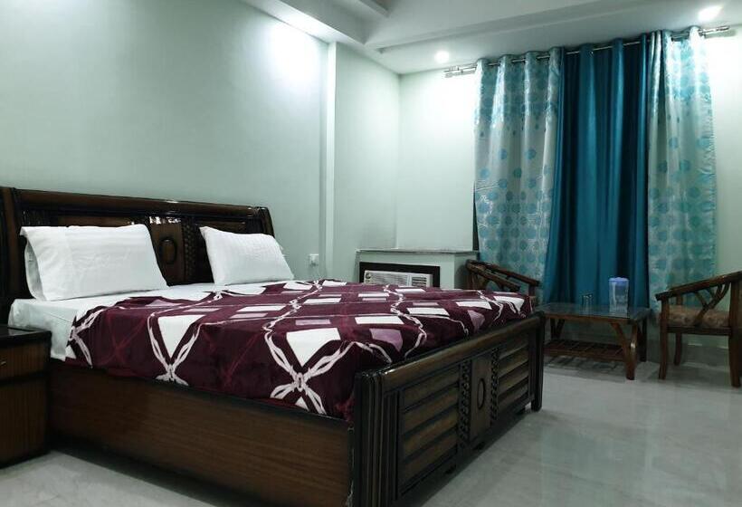 Deluxe Rum, The Ganga Castle