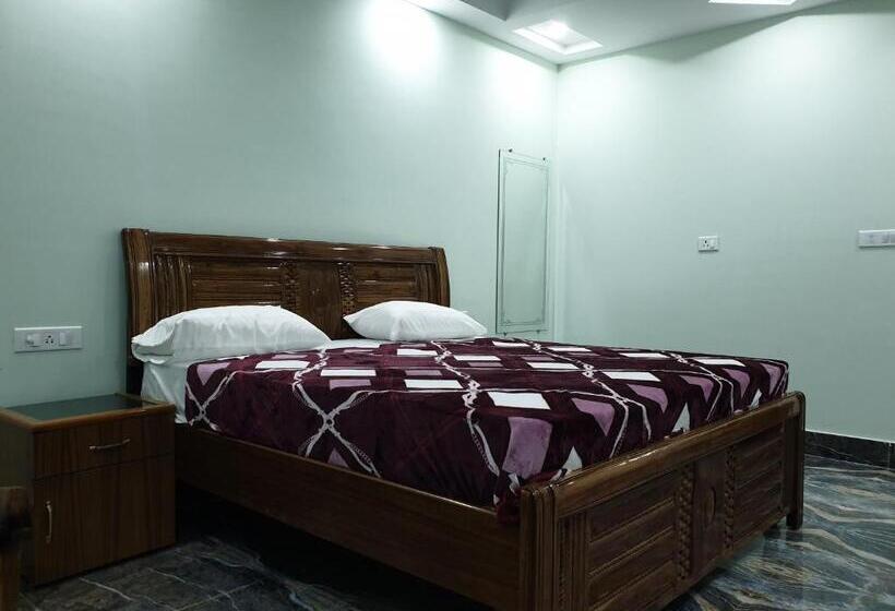 Standardrum, The Ganga Castle