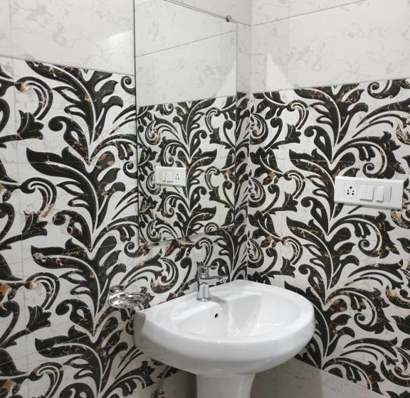 Deluxe Rum, The Ganga Castle