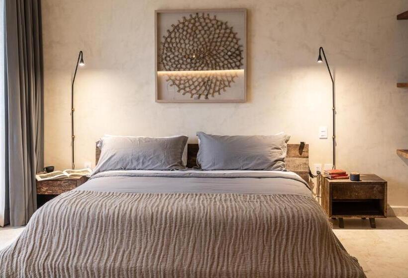 Delüks Stüdyo, Unho Tulum