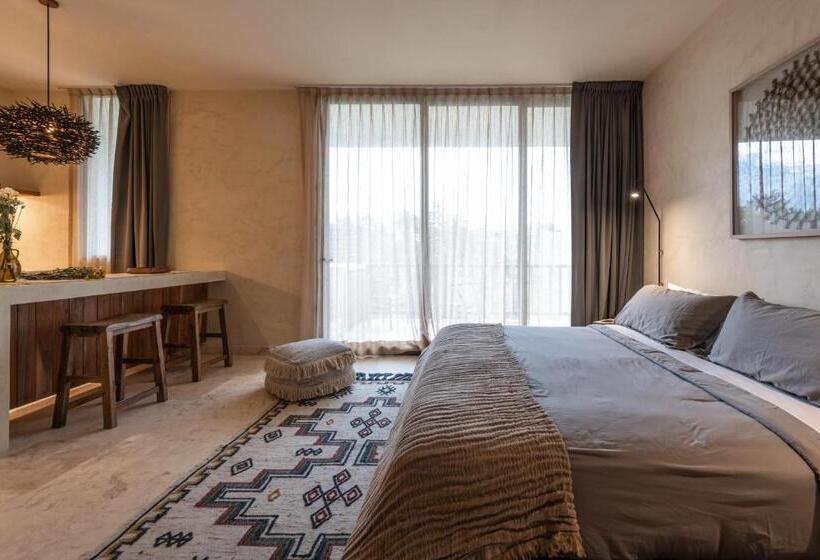 Delüks Stüdyo, Unho Tulum