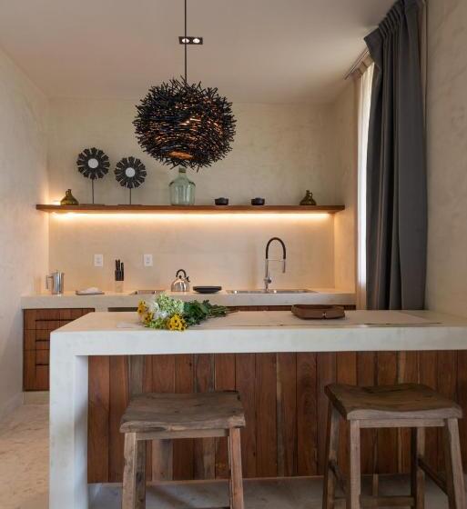 Delüks Stüdyo, Unho Tulum