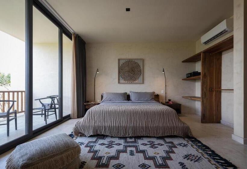 Delüks Stüdyo, Unho Tulum