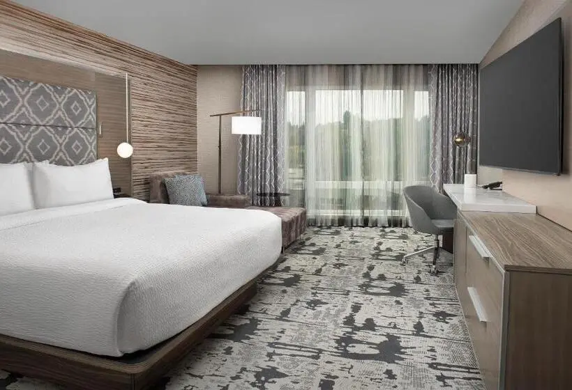 キングサイズベッドのスタンダードルーム, Silver Cloud Hotel Tacoma At Point Ruston Waterfront