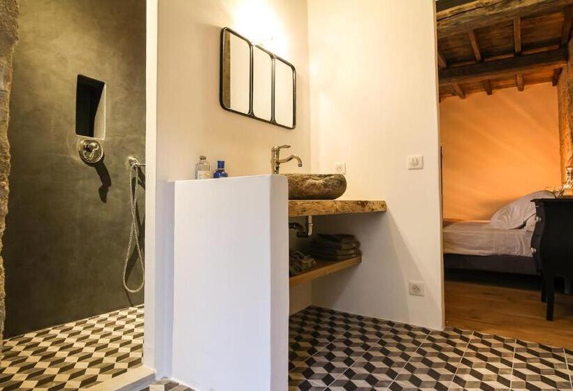 جناح مزود بتراس, La Maison D'aimé