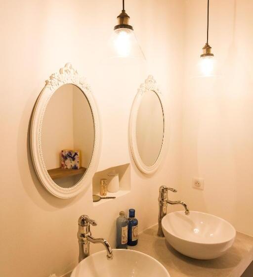 غرفة ديلوكس مزودة بشرفة, La Maison D'aimé