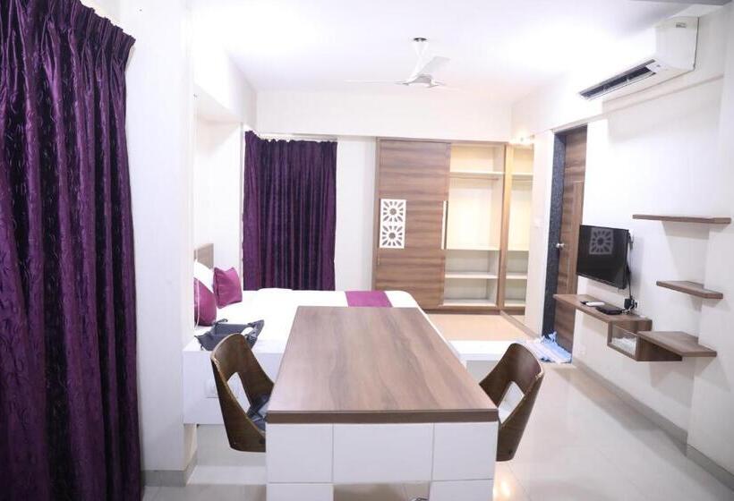 استودیوی لوکس, Auhtel Baner