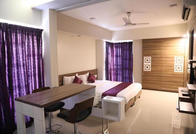 استودیوی لوکس, Auhtel Baner