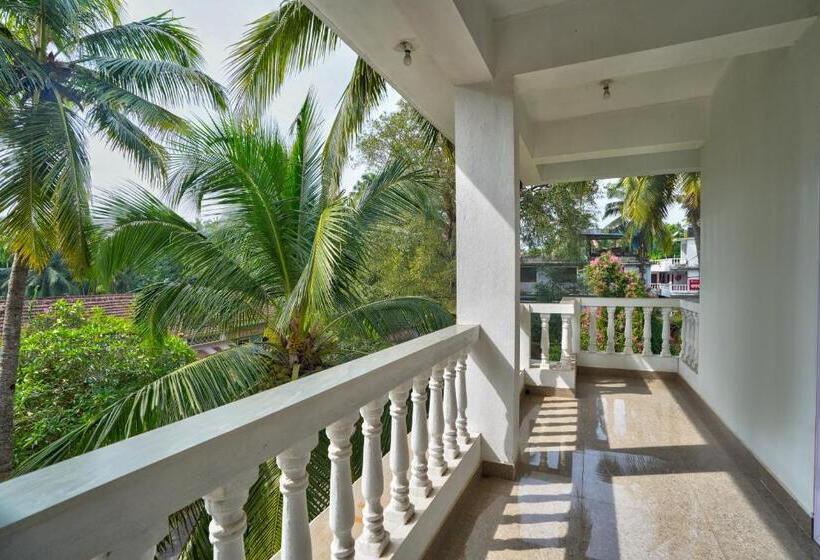 Standard Kolmen Hengen Huone Parveke, Casa De Sale