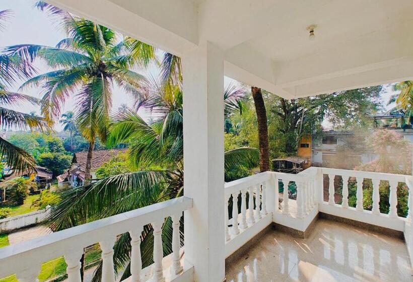 Standard Kolmen Hengen Huone Parveke, Casa De Sale