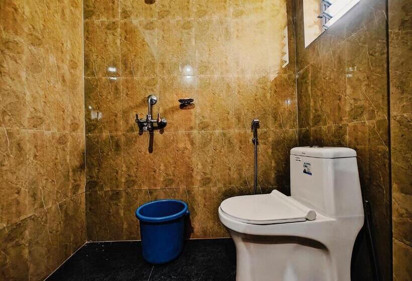 Standard Kolmen Hengen Huone, Casa De Sale