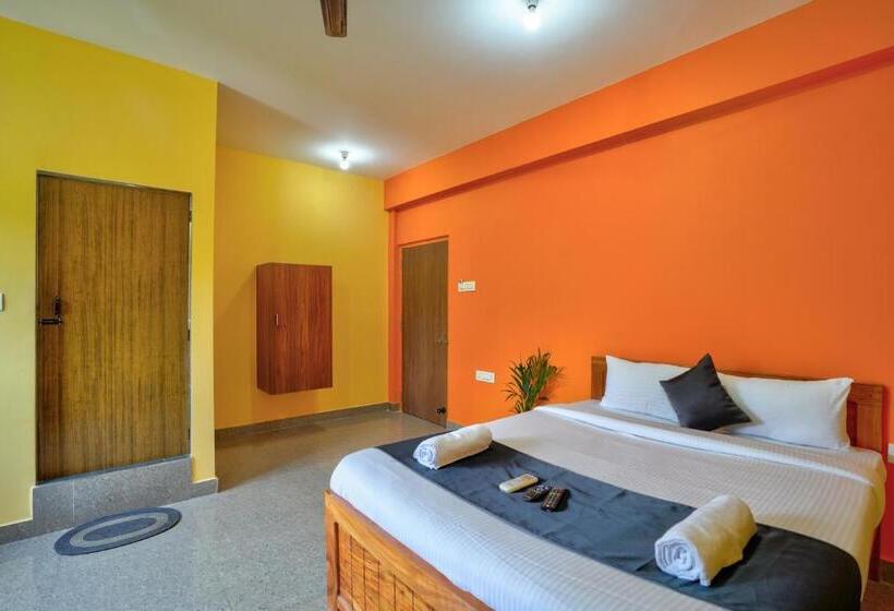 Standard Kolmen Hengen Huone, Casa De Sale