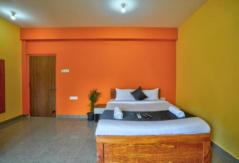 Standard Kolmen Hengen Huone, Casa De Sale