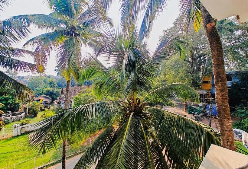 Standard Kolmen Hengen Huone Parveke, Casa De Sale