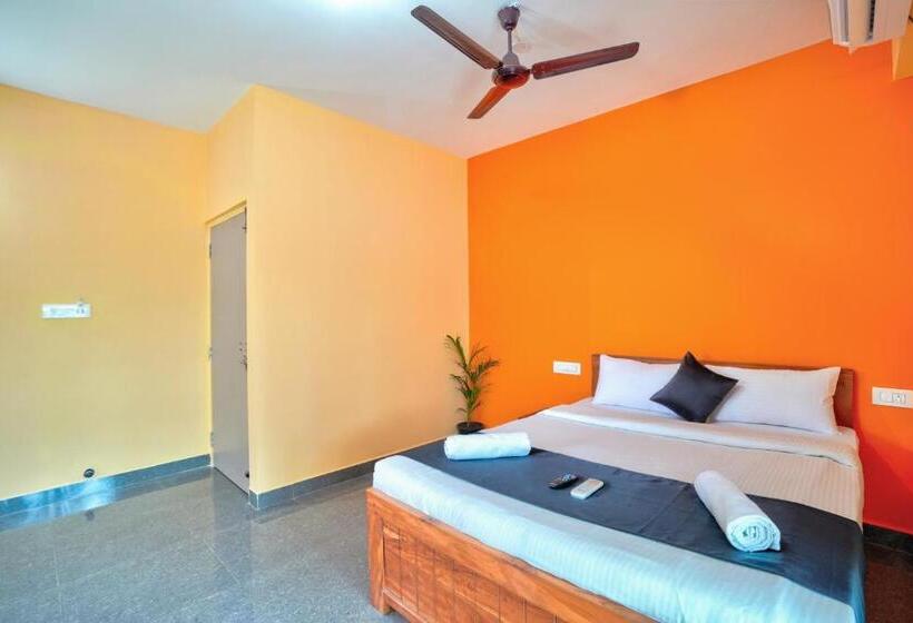 Standard Kolmen Hengen Huone Parveke, Casa De Sale