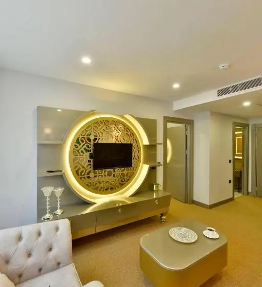 Deluxe Suite