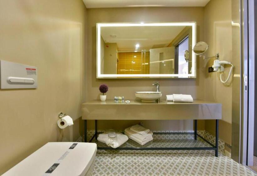 سوییت لوکس, Ghan