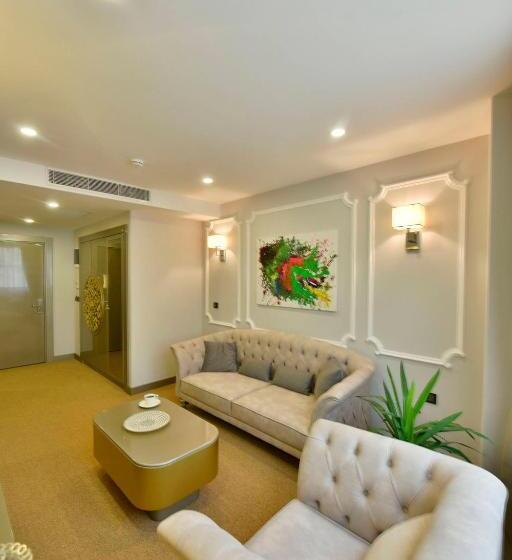 سوییت لوکس, Ghan