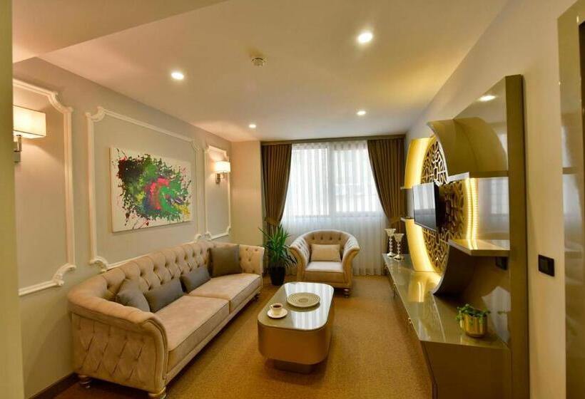 سوییت لوکس, Ghan