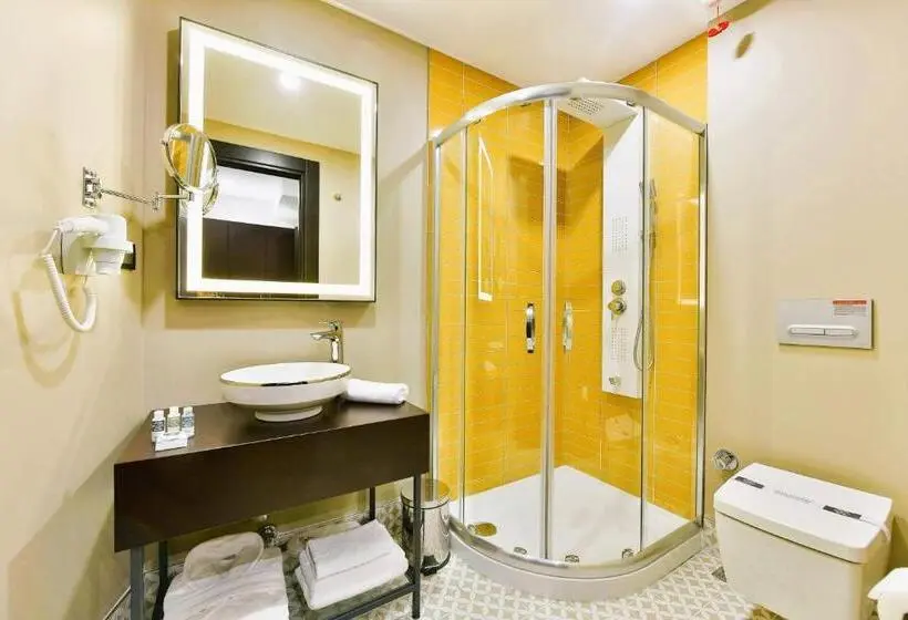 Economy Room