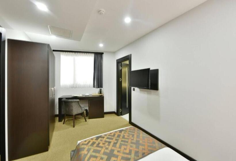 اتاق استاندارد یک نفره, Ghan