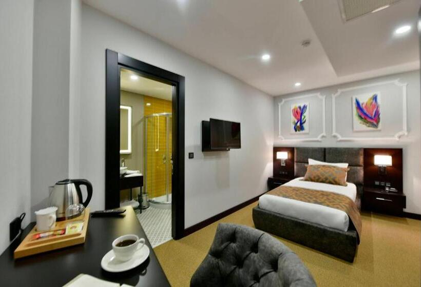 اتاق استاندارد یک نفره, Ghan