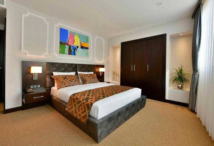 اتاق سوپریور, Ghan