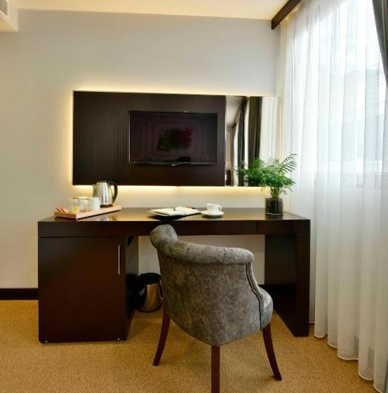 اتاق سوپریور, Ghan