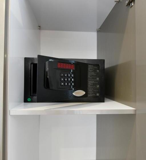 سوئیت با تخت بزرگ, Ghan