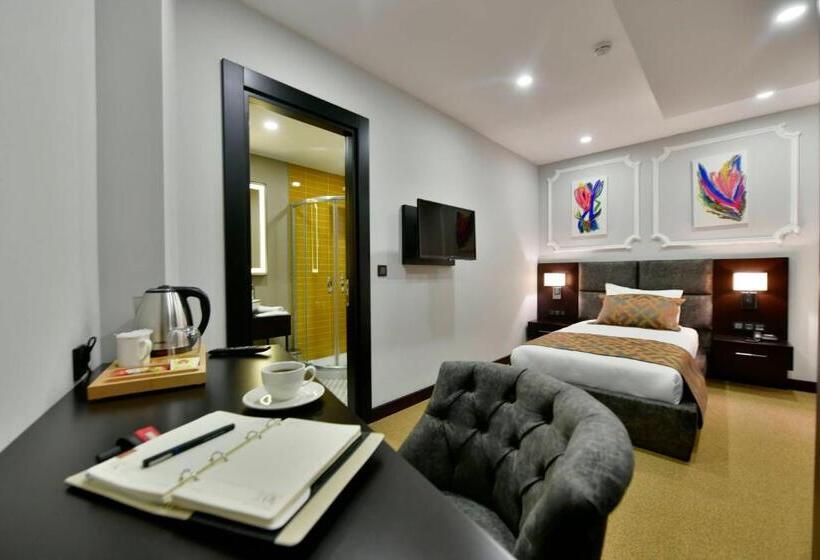 اتاق استاندارد یک نفره, Ghan