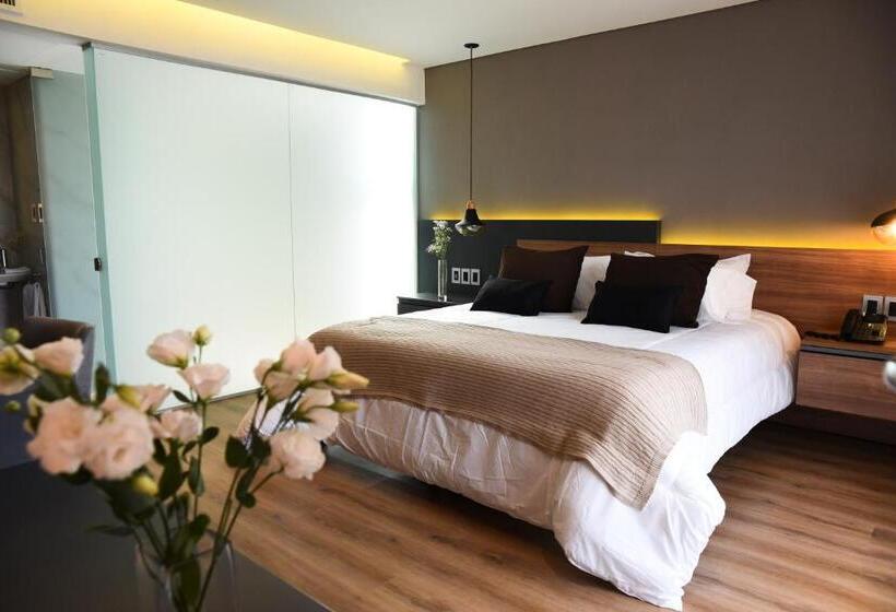 סוויטת סופריור, Soho Suites