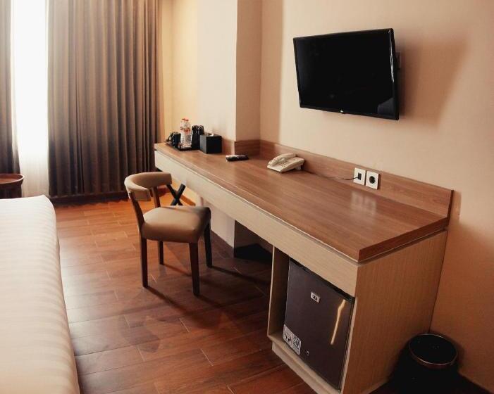 디럭스 룸, Zenith Premiere Hotel Baubau