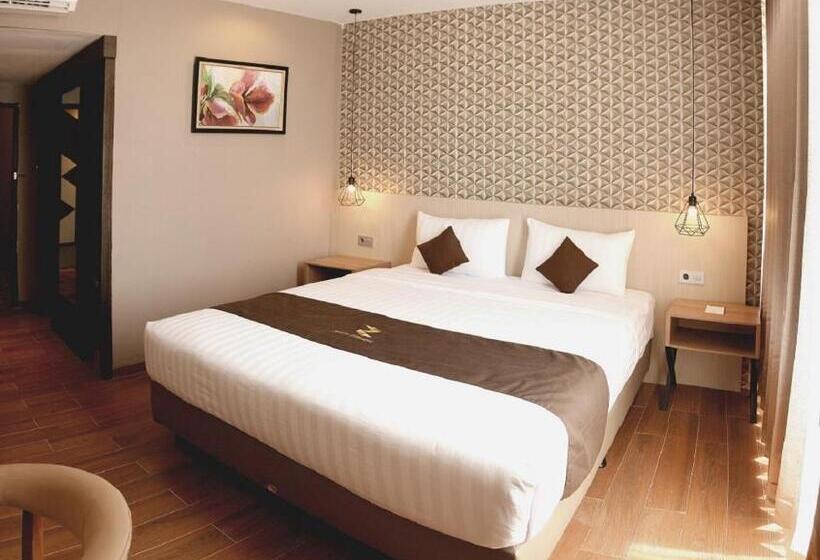 수피리어 룸, Zenith Premiere Hotel Baubau