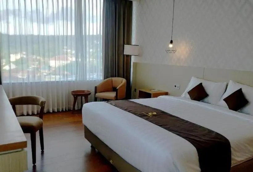 オーシャンビューデラックスルーム, Zenith Premiere Hotel Baubau