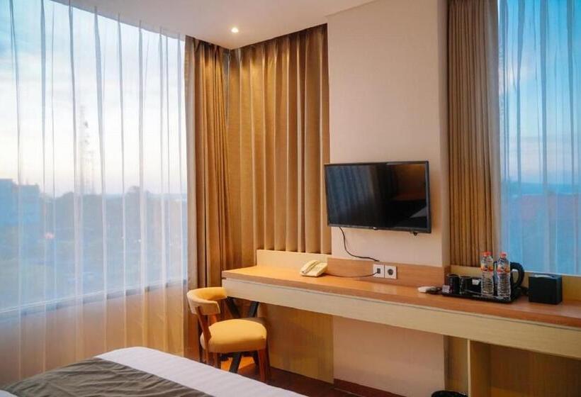 غرفة قياسية مطلّة علي البحر, Zenith Premiere Hotel Baubau