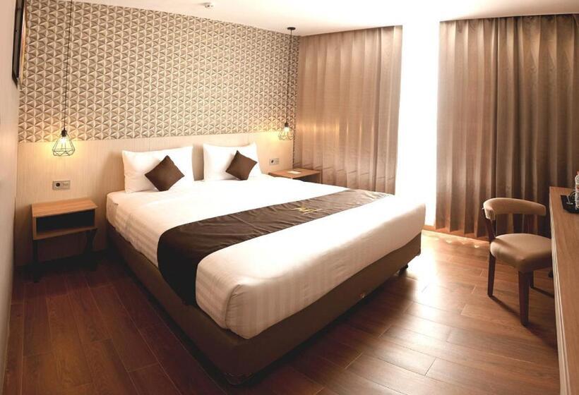 스탠다드 룸 바다 전망, Zenith Premiere Hotel Baubau