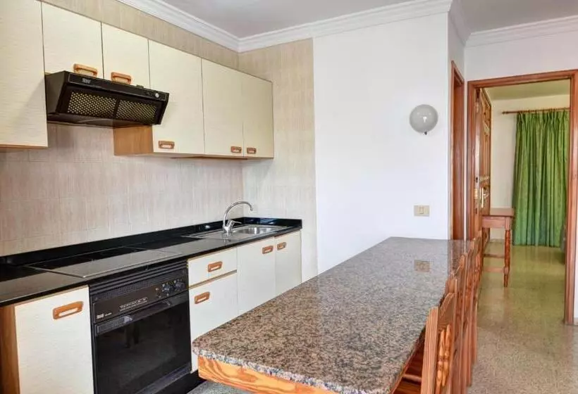 آپارتمان 1 خوابه با بالکن, Apartamentos Isabel