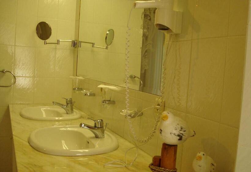 סוויטה דלוקס, Charme   Hotel Lindenhof