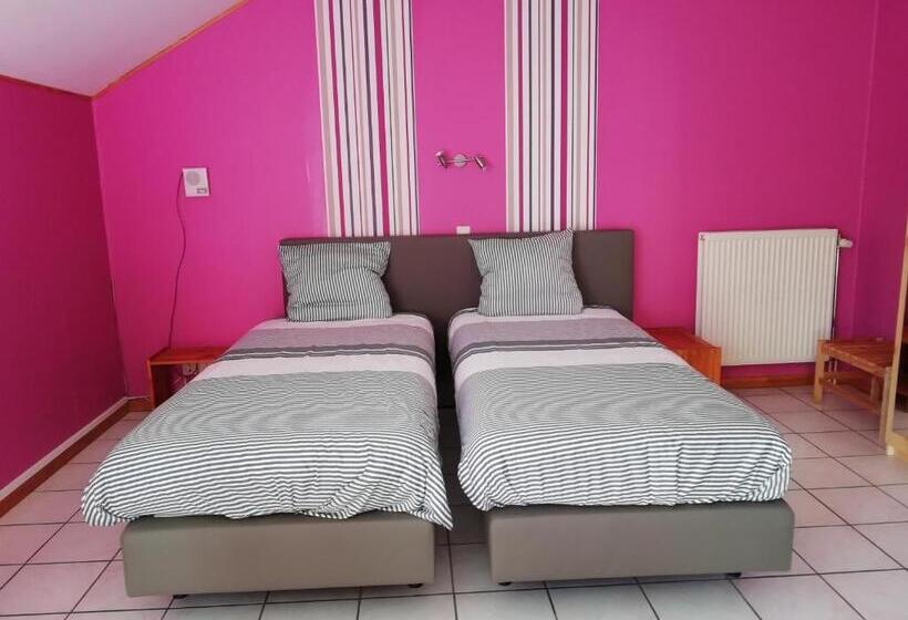 غرفة قياسية, Dry Les Courtis