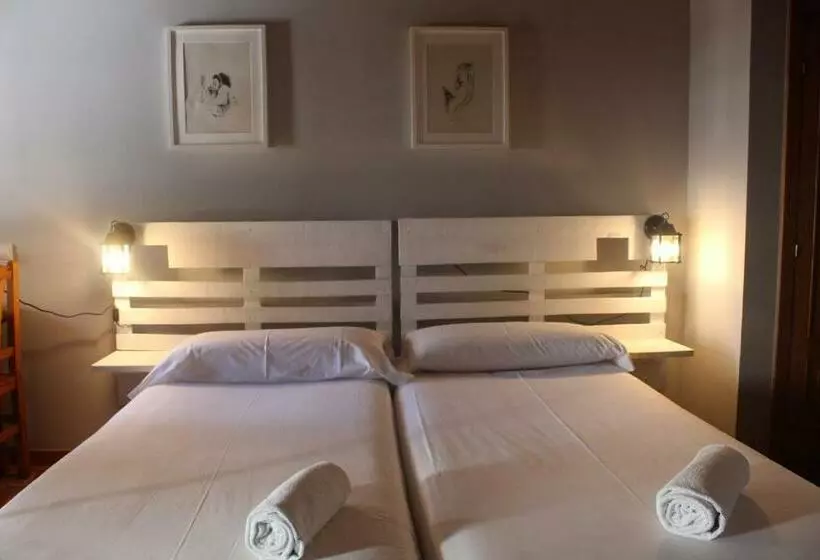 اتاق استاندارد چهار تخته, Hostal As Margaritas