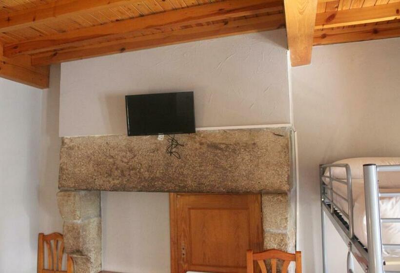 Quarto Quádruplo Estandar, Hostal As Margaritas